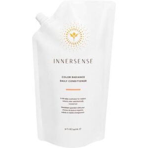 Weiße Verpackung von Innersense Color Radiance Daily Conditioner mit goldenem Logo.