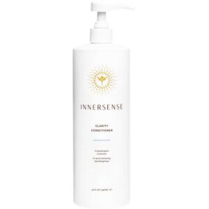 Weiße Flasche Innersense Clarity Conditioner mit Pumpspender