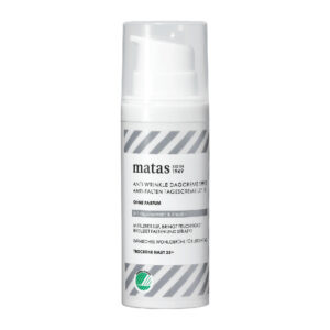 Weiße Flasche Matas Anti-Falten Tagescreme mit Pumpverschluss, textreiches Etikett.