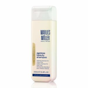 Flasche eines Shampoos für reifes Haar auf weißem Hintergrund.