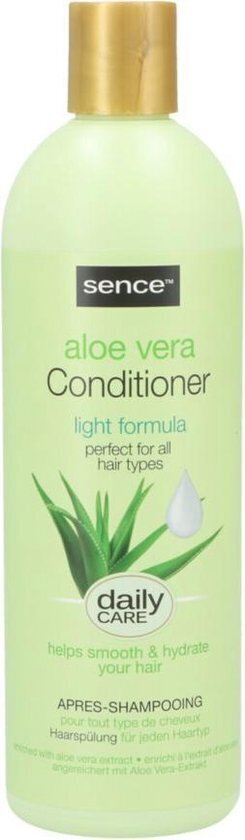 Grüne Flasche Aloe Vera Conditioner mit goldfarbenem Deckel und Beschriftungen.
