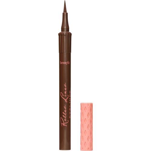 Brauner Eyeliner-Stift mit abgenommener rosafarbener Kappe auf weißem Hintergrund.