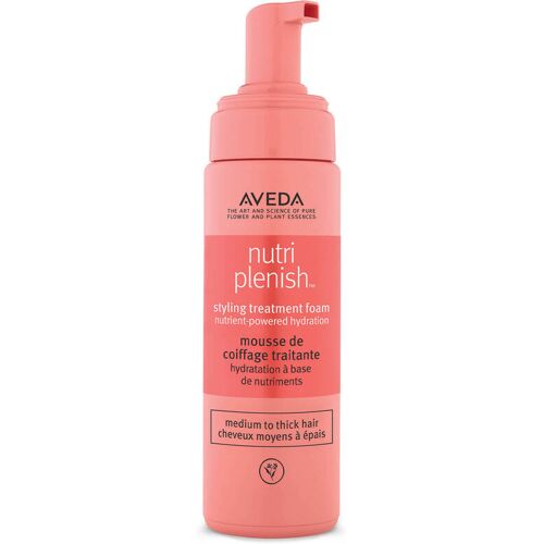 Rosa Flasche Styling-Schaum für Haare mit Text über Nährstoff-Hydratation. Rosa Flasche Styling-Schaum für Haare mit Text über Nährstoff-Hydratation.