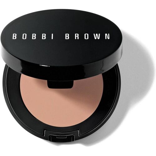 Schwarzes Kompaktpuderetui mit Bobbi Brown-Logo, geöffnet. Schwarzes Kompaktpuderetui mit Bobbi Brown-Logo, geöffnet.