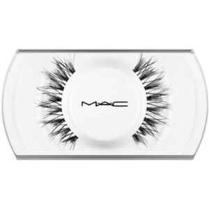 Schwarze künstliche Wimpern von MAC in transparenter Kunststoffverpackung.