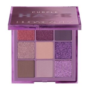 Palette mit neun violetten und braunen Lidschatten in glänzenden und matten Ausführungen.