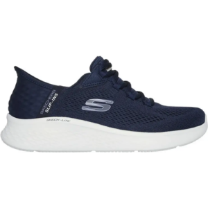 Blauer Sneaker mit weißer Sohle und Logos an der Seite.