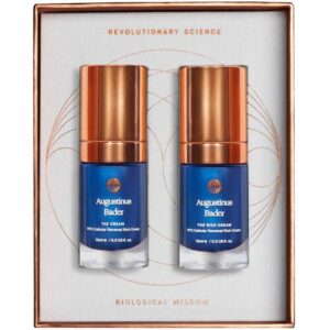 Zwei luxuriöse Hautpflegecremes in blauem Behälter mit Kupferdeckel in Geschenkbox.