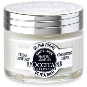 Glasbehälter mit L'Occitane Karité-Feuchtigkeitscreme und silbernem Deckel.