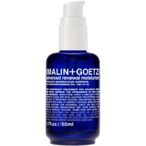Blaue Spenderflasche mit weißem Etikett und Schriftzug für Hautpflegecreme.