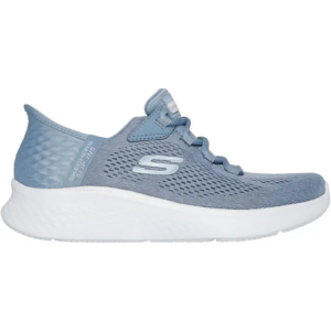 Blauer Sneaker mit Netzstoff-Oberfläche und weißer Gummisohle seitlich abgebildet.