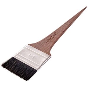 Flacher Pinsel mit Holzgriff und silberner Metallfassung.
