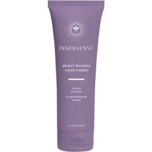 Lila Conditionerflasche mit Innersense-Logo und Beschriftung "Bright Balance Conditioner".