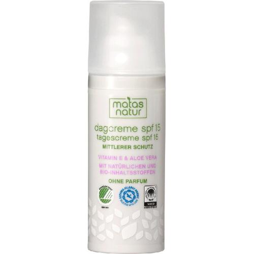Weiße Matas Natur Tagescreme Flasche mit SPF 15 und Bio-Inhaltsstoffen.
